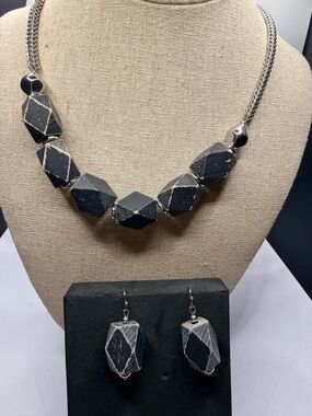 Thalia Sodi -Black Geometric Wood Bead Necklace and Earring Set